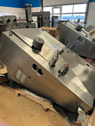 Stainless steel UV reactors